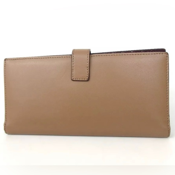 FENDI Leather Single Studs Bifold Wallet 🤩❤️🔥 - Picture 3 of 17